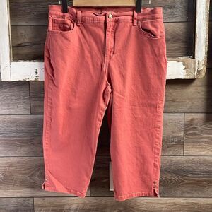 GLORIA VANDERBILT  Slimming Effect Amanda Capri Jeans Size 16 Petite Dark Coral